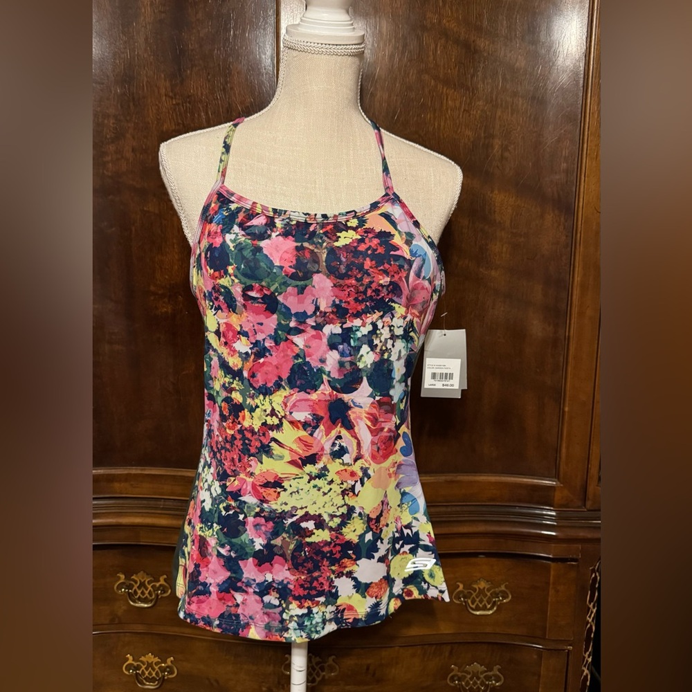 Sketchers Sz L Activewear Top NWT😊😊